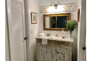 7225 W Oakridge Cir, Lake Worth, FL 33462, Sold 06/04/19