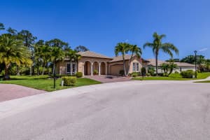 832 SW Vineland Ct, Port St. Lucie, FL 34986, Sold 07/05/19