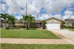 5015 Woodstone Cir N, Lake Worth, FL 33463, Sold 07/12/19