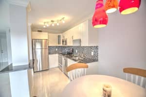 1252 The Pointe Dr, West Palm Beach, FL 33409, Sold 03/30/20