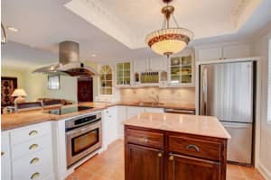 35 SE 13th St APT B5, Boca Raton, FL 33432, Sold 09/10/19