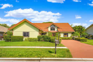 2733 Biarritz Dr, West Palm Beach, FL 33410, Sold 10/04/19