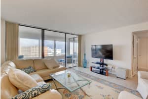 3589 S Ocean Blvd, South Palm Beach, FL 33480, Sold 06/22/20