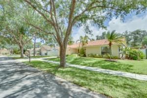 2742 NW 30th St, Boca Raton, FL 33434, Sold 08/01/19