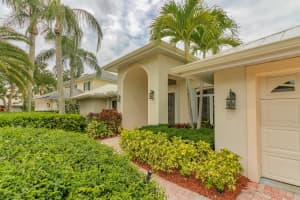 817 SW Lighthouse Dr, Palm City, FL 34990, Sold 06/27/19