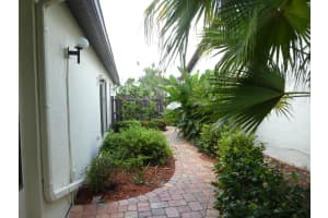 5222 Mirror Lakes Blvd, Boynton Beach, FL 33472, Sold 07/25/19