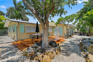 19154 Basin St, Jupiter, FL 33469, Sold 06/28/19