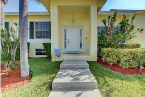 10 Redwood Ct, Boynton Beach, FL 33426, Sold 07/18/19