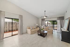 5012 E Lakes Dr, Pompano Beach, FL 33064, Sold 06/28/19