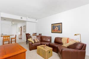 2040 Greenview Shores Blvd, Wellington, FL 33414, Sold 07/19/19