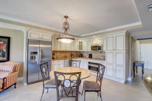 2871 N Ocean Blvd APT D304, Boca Raton, FL 33431, Sold 04/02/20