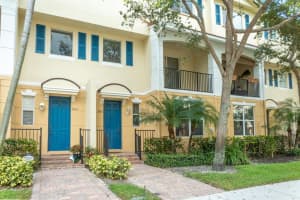 2867 S Oasis Dr, Boynton Beach, FL 33426, Sold 08/22/19