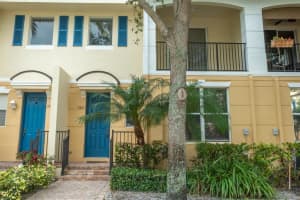 2867 S Oasis Dr, Boynton Beach, FL 33426, Sold 08/22/19