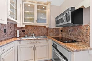 MLS# R10534176, West Palm Beach, Florida 33407