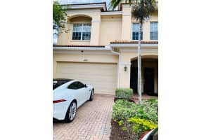 407 SW Walking Path, Stuart, FL 34997, Sold 07/31/19