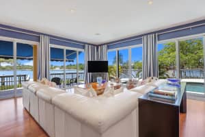 1000 US-1, Jupiter, FL 33477, Sold 07/19/19