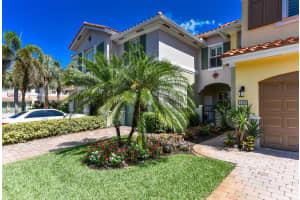 194 Las Brisas Cir, Hypoluxo, FL 33462, Sold 08/15/19