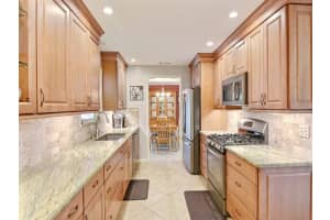 425 28th Ct SW, Vero Beach, FL 32968, Sold 08/13/19
