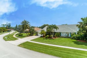 310 Knotty Wood Ln, Wellington, FL 33414, Sold 10/01/19