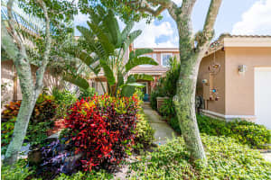 MLS# R10540989, Lake Worth, Florida 33463