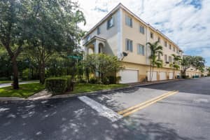 2919 S Greenleaf Cir, Boynton Beach, FL 33426, Sold 08/28/19