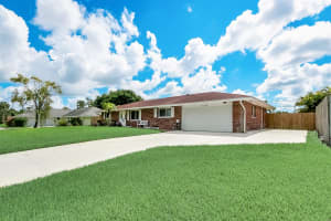 3174 Pebble Beach Dr, Lake Worth, FL 33467, Sold 10/23/19