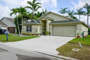 1228 Baycourt Isle, Greenacres, FL 33413, Sold 12/02/19