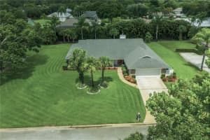 435 38th Square SW, Vero Beach, FL 32968, Sold 09/30/19