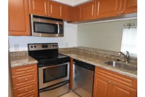 1272 The Pointe Dr, West Palm Beach, FL 33409, Sold 03/30/20