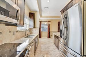 1040 SW 85th Ave, Pembroke Pines, FL 33025, Sold 08/30/19