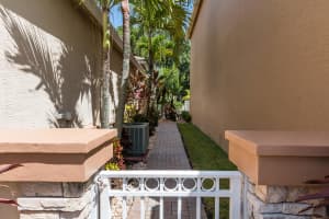 10045 Jockey Rd, Lake Worth, FL 33449, Sold 08/30/19