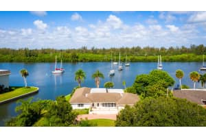 3855 Indian River Dr E, Vero Beach, FL 32963, Sold 04/03/20
