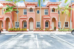 714 SW 107th Ave, Pembroke Pines, FL 33025, Sold 09/27/19