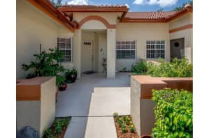 8040 Summer Shores Dr, Delray Beach, FL 33446, Sold 11/25/19