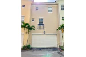 1035 W Heritage Club Cir, Delray Beach, FL 33483, Sold 02/28/20