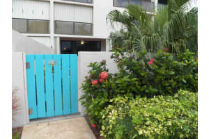 355 S Ocean Dr, Fort Pierce, FL 34949, Sold 08/27/20