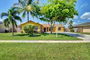 5357 Sandhurst Cir N, Lake Worth, FL 33463, Sold 02/04/20