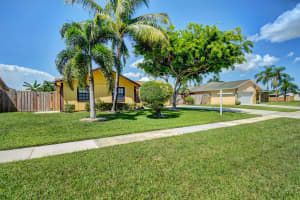 5357 Sandhurst Cir N, Lake Worth, FL 33463, Sold 02/04/20