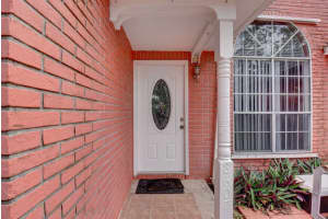 8607 SW 14th St, Pembroke Pines, FL 33025, Sold 05/29/20