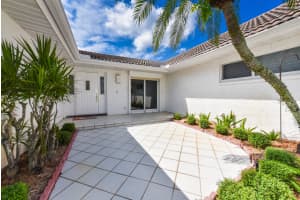 10354 Greentrail Dr N, Boynton Beach, FL 33436, Sold 10/16/19
