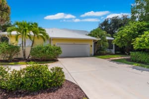 165 SW Cassine Ct, Palm City, FL 34990, Sold 04/17/20