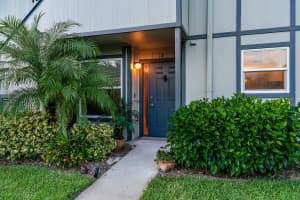 8452 SE Croft Cir, Hobe Sound, FL 33455, Sold 10/07/19