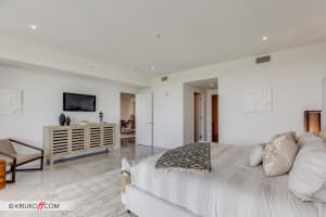 327 E Royal Palm Rd, Boca Raton, FL 33432, Sold 12/06/19