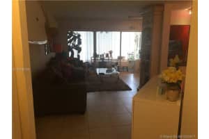 1005 The Pointe Dr, West Palm Beach, FL 33409, Sold 12/03/19