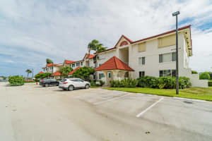 109 Half Moon Cir APT H1, Hypoluxo, FL 33462, Sold 03/24/20