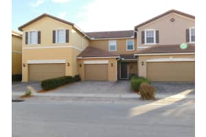 319 Versailles Ln, Vero Beach, FL 32960, Sold 07/28/20