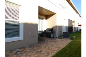 319 Versailles Ln, Vero Beach, FL 32960, Sold 07/28/20