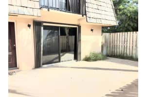 310 E Waverly Pl #9d, Vero Beach, FL 32960, Sold 04/13/20