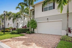 1044 Piccadilly St, Palm Beach Gardens, FL 33418, Sold 03/23/20
