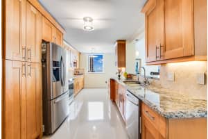 5380 N Ocean Dr #10e, Singer Island, FL 33404, Sold 12/04/19